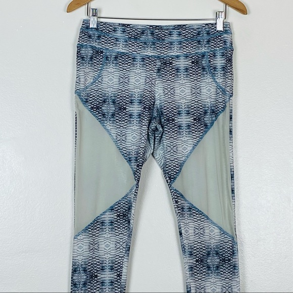 Varley Snake Print Mesh Insert 7/8 Leggings Sz M - Picture 3 of 12